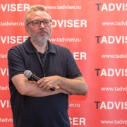 Алимбеков Сергей  Фонд развития интернет-инициатив 2025-09-10-11.jpg